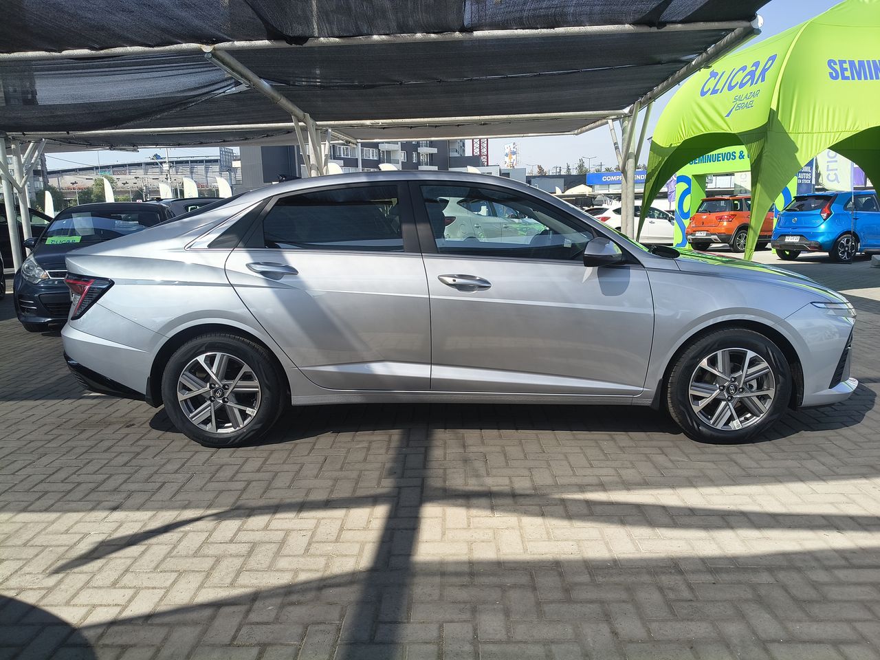 HYUNDAI - 8