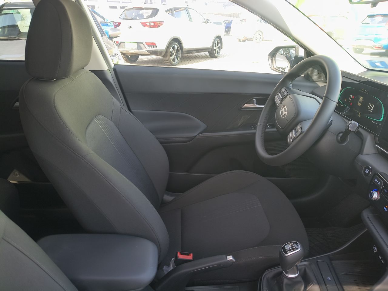 HYUNDAI - 16