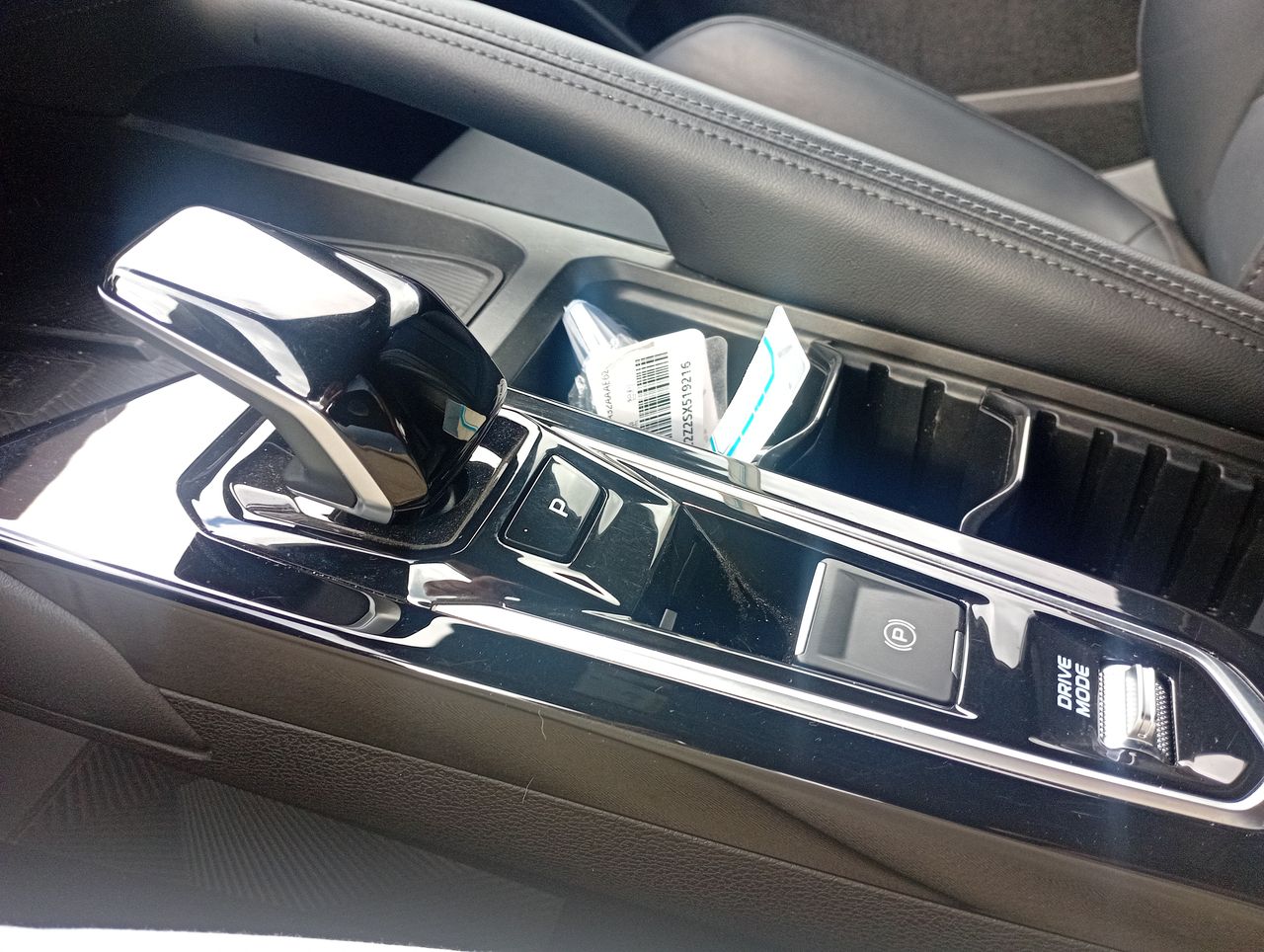 Geely Coolray — foto 32 de 36
