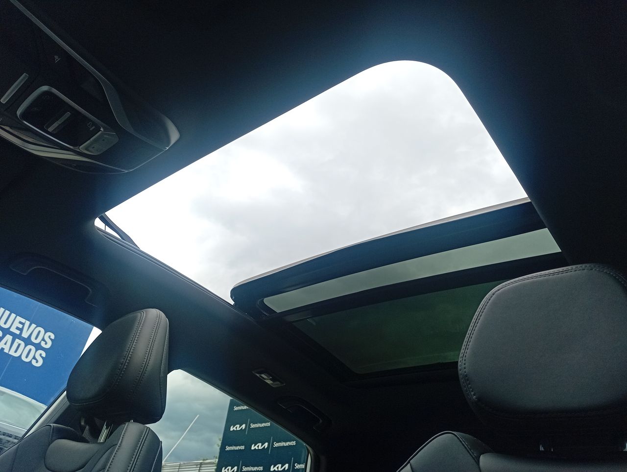 Geely Coolray — foto 34 de 36