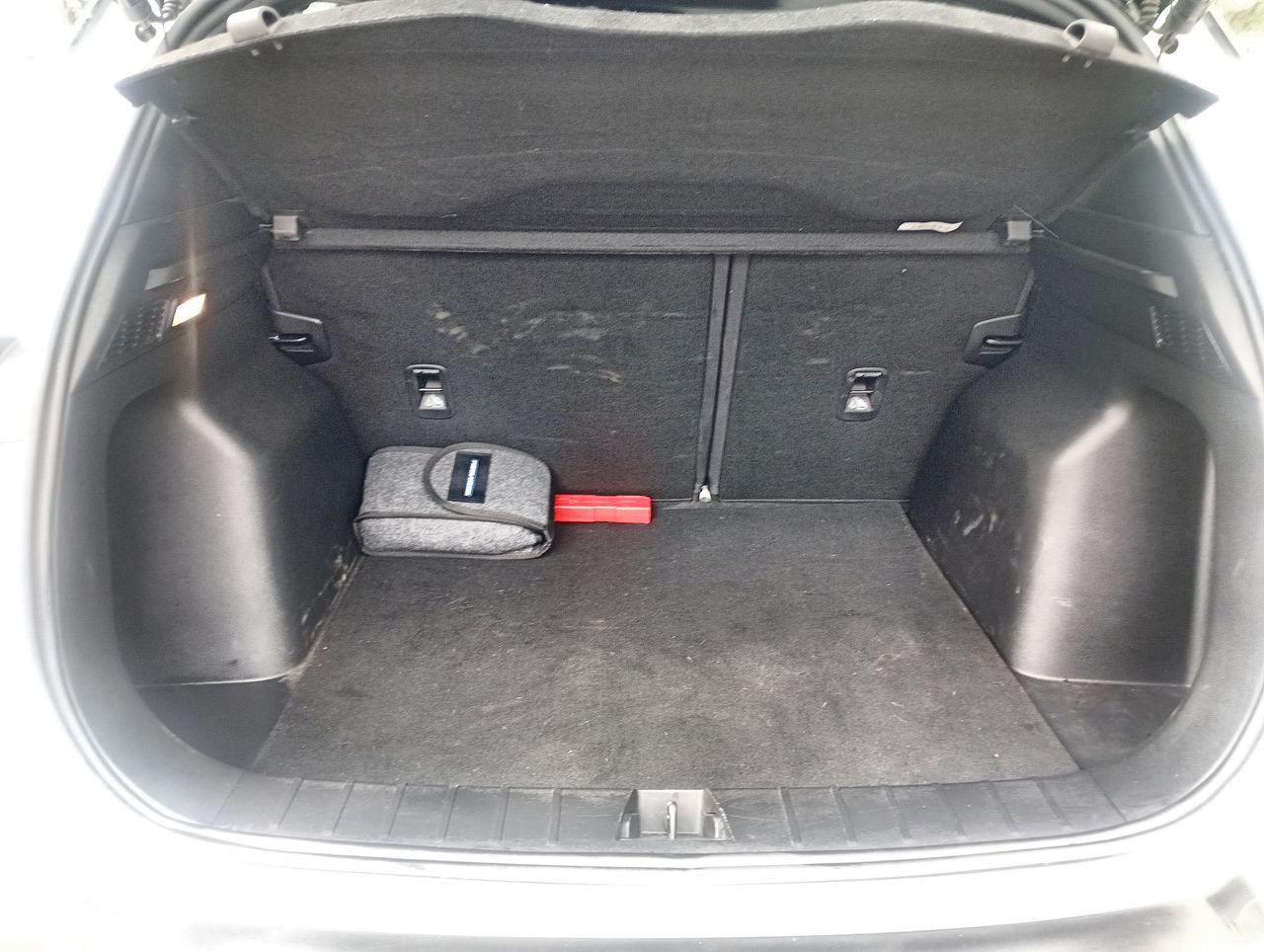 Geely Coolray — foto 22 de 36
