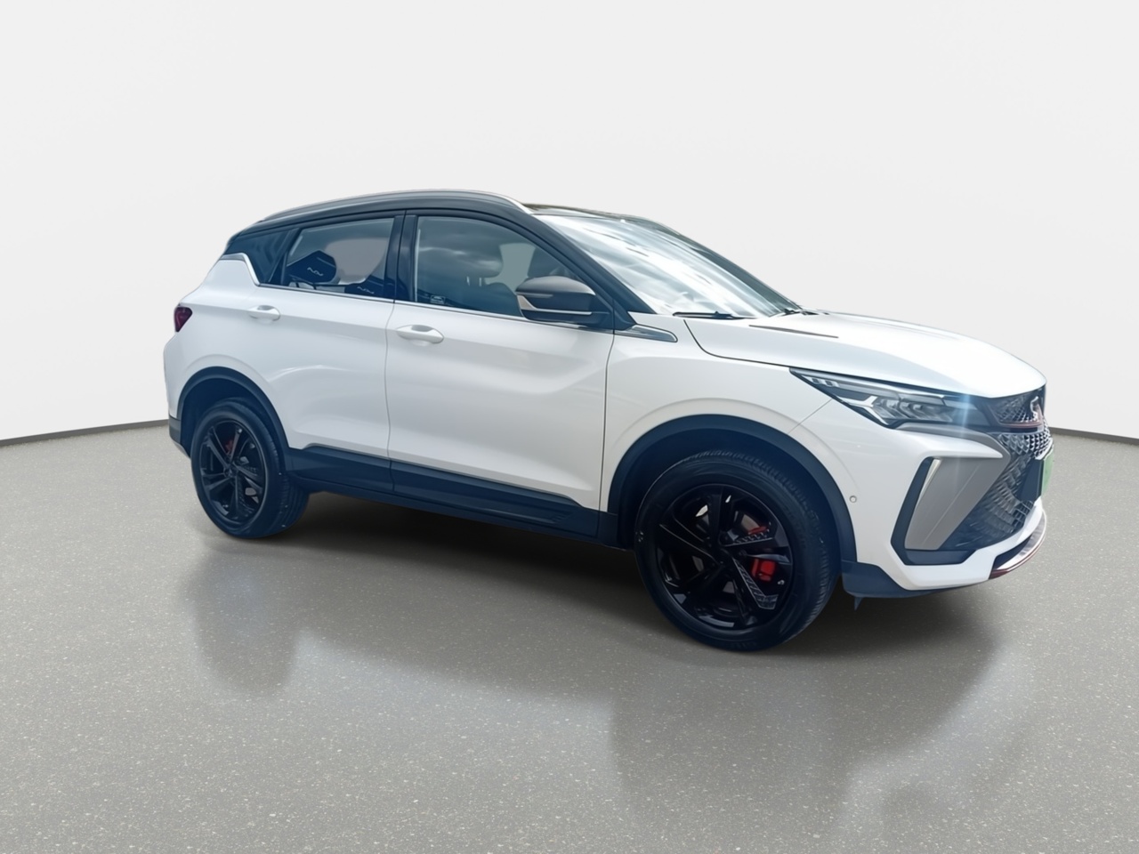 Geely Coolray — foto 2 de 36