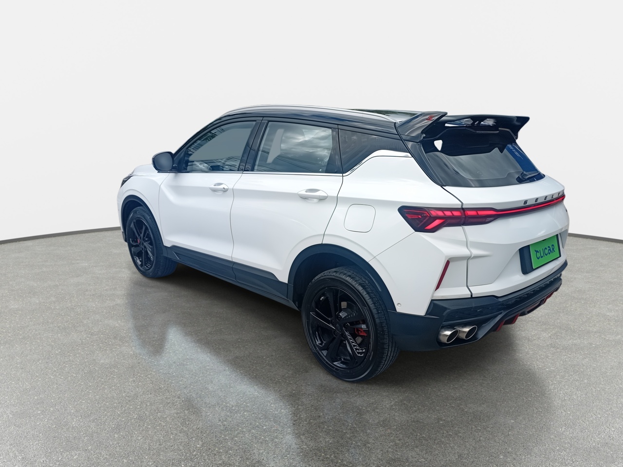 Geely Coolray — foto 6 de 36