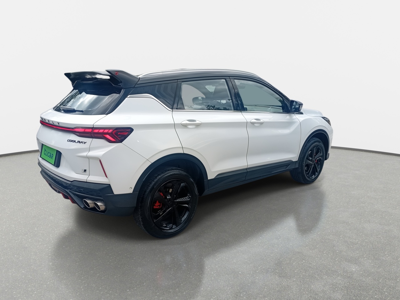 Geely Coolray — foto 8 de 36