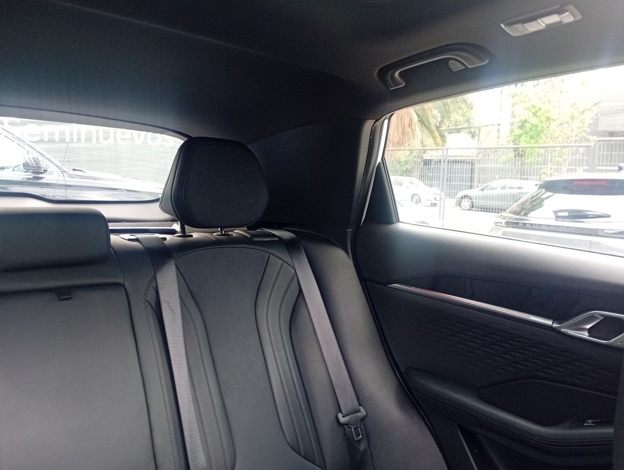 Geely Coolray — foto 15 de 36
