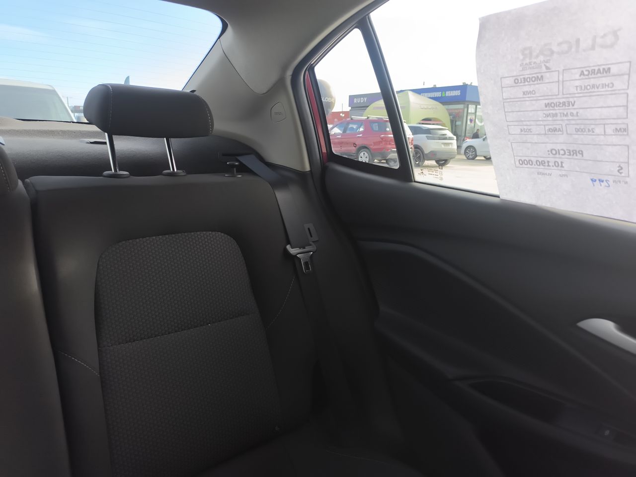 Chevrolet Onix — foto 14 de 29