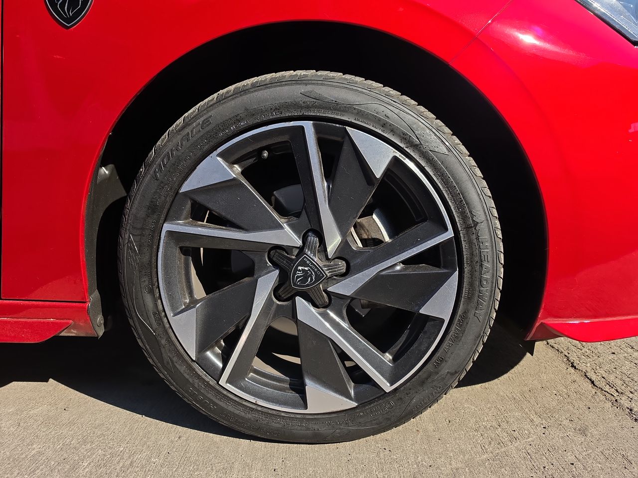 Toyota Fortunner — foto 18 de 36