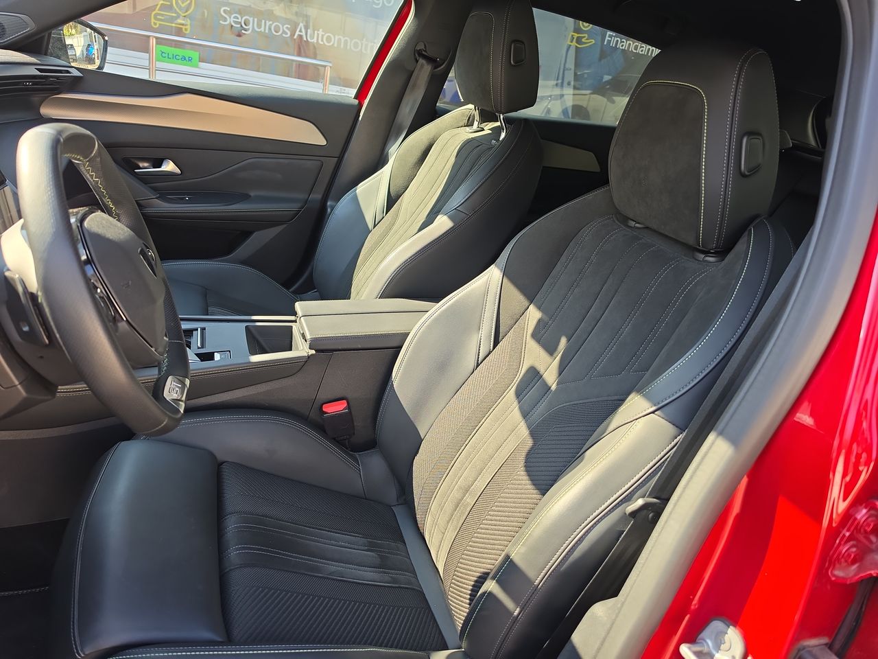 Toyota Fortunner — foto 25 de 36
