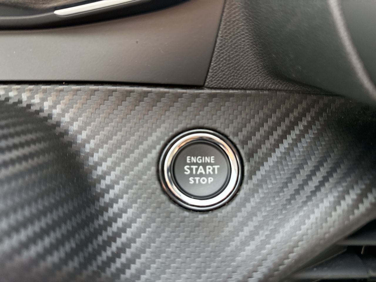 Peugeot 208 — foto 34 de 34