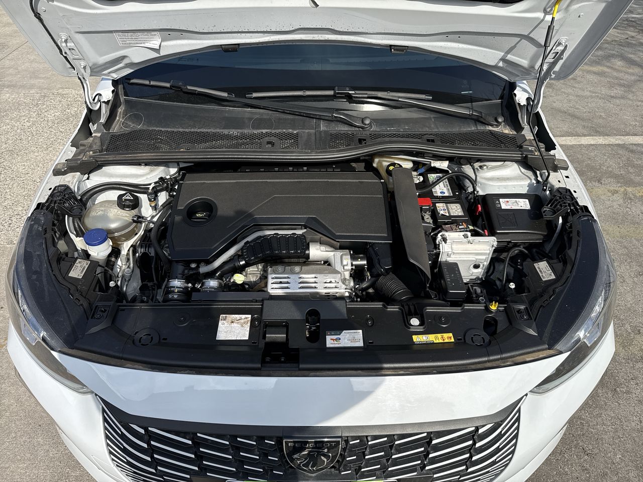 Peugeot 208 — foto 17 de 34