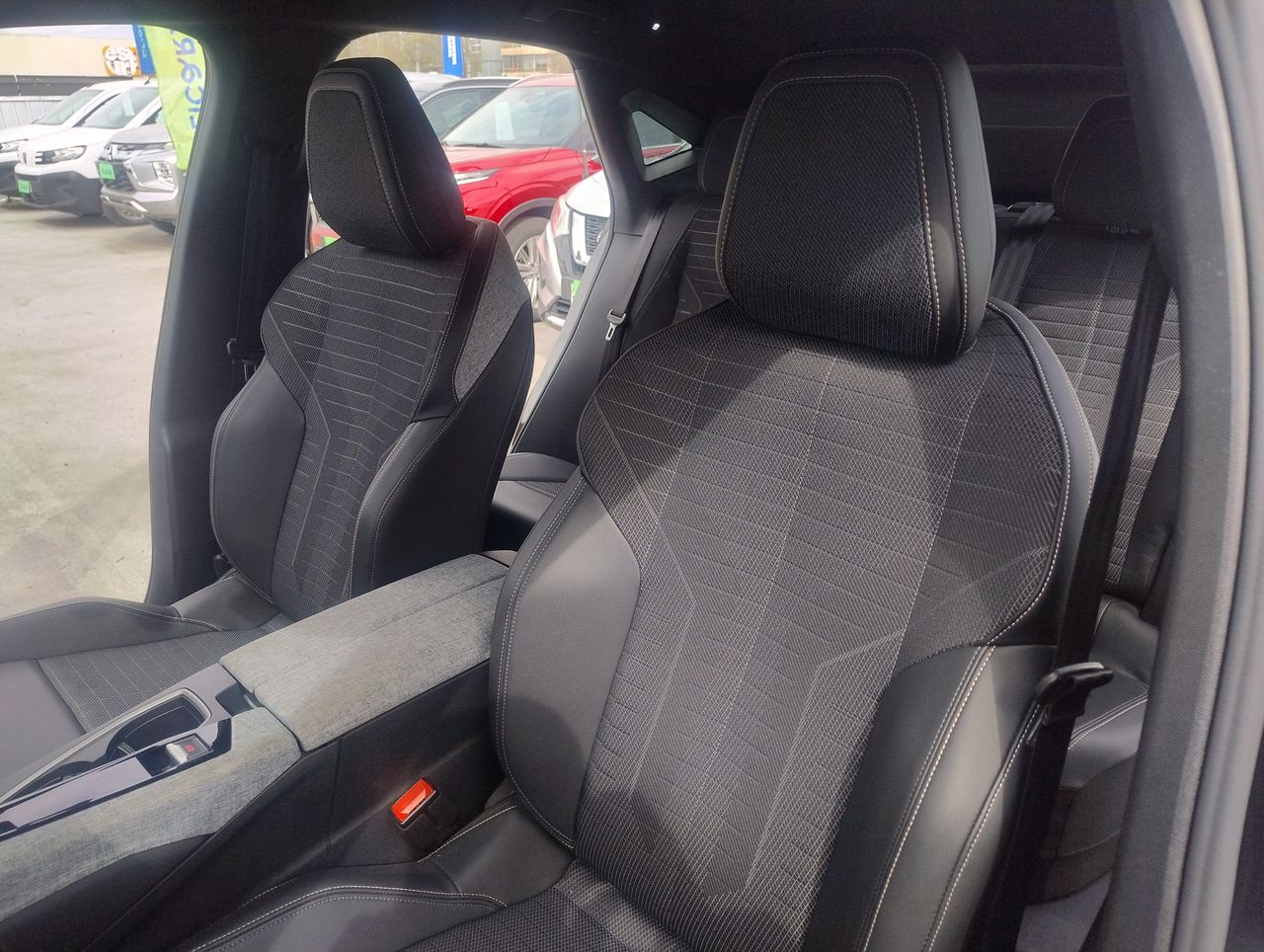 Peugeot 3008 — foto 14 de 38