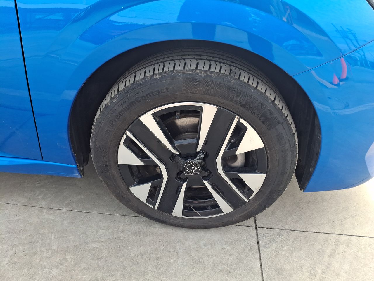 Peugeot 208 — foto 18 de 31