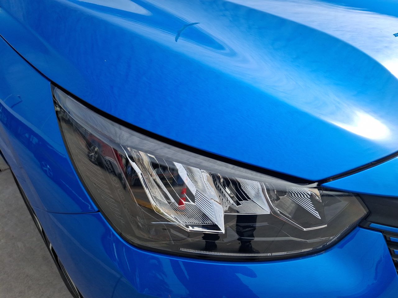 Peugeot 208 — foto 19 de 31