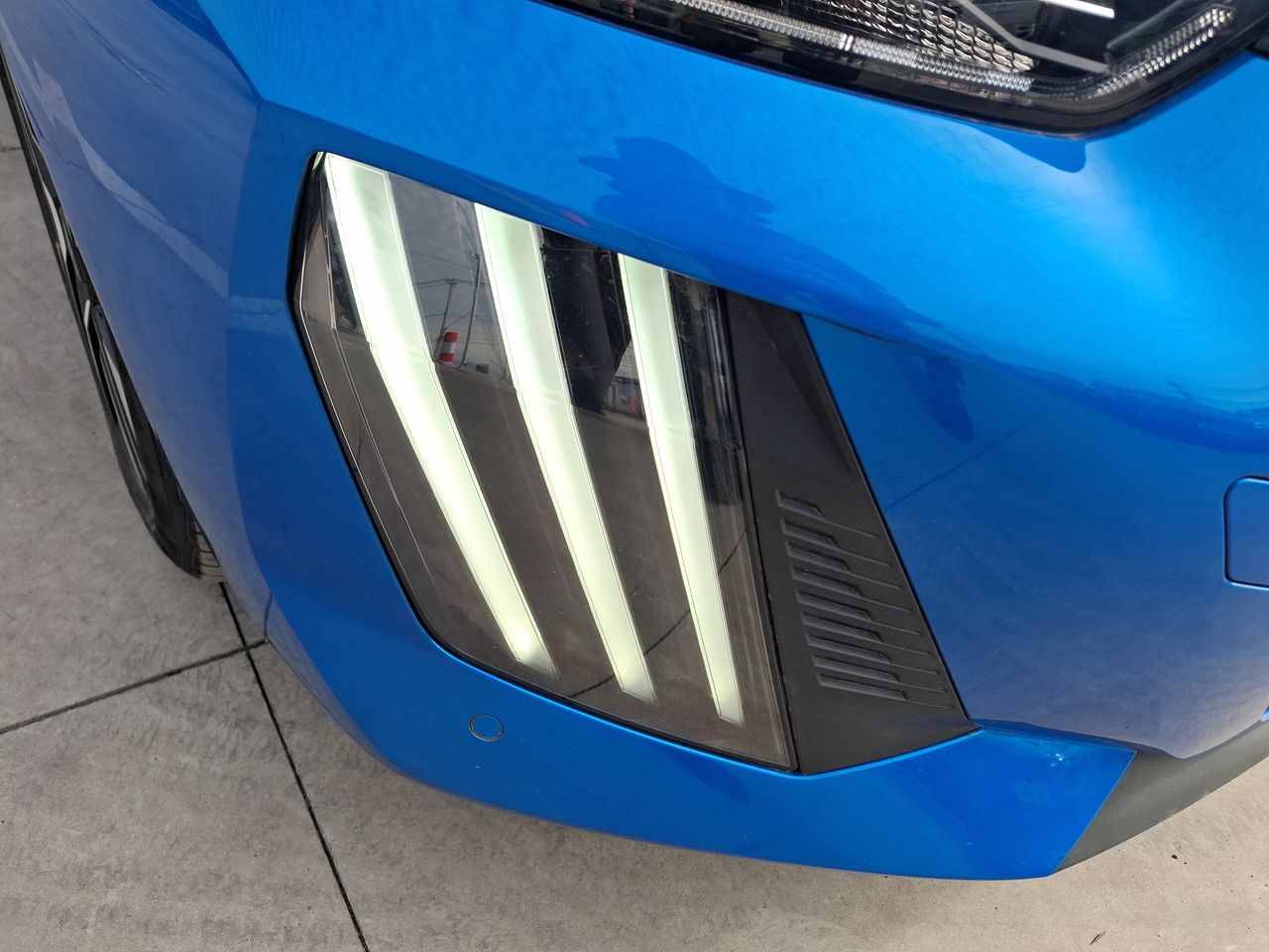 Peugeot 208 — foto 20 de 31
