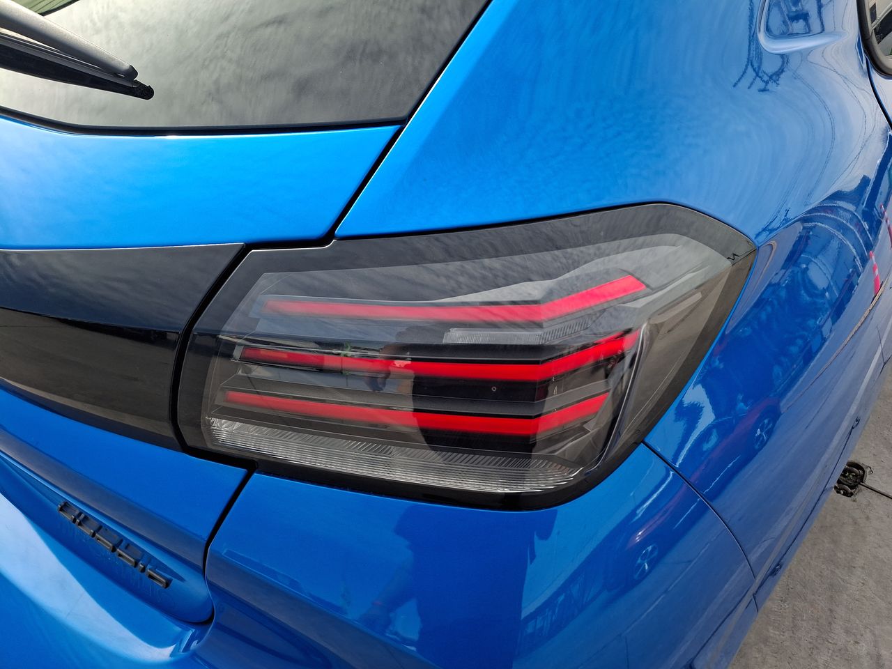 Peugeot 208 — foto 21 de 31