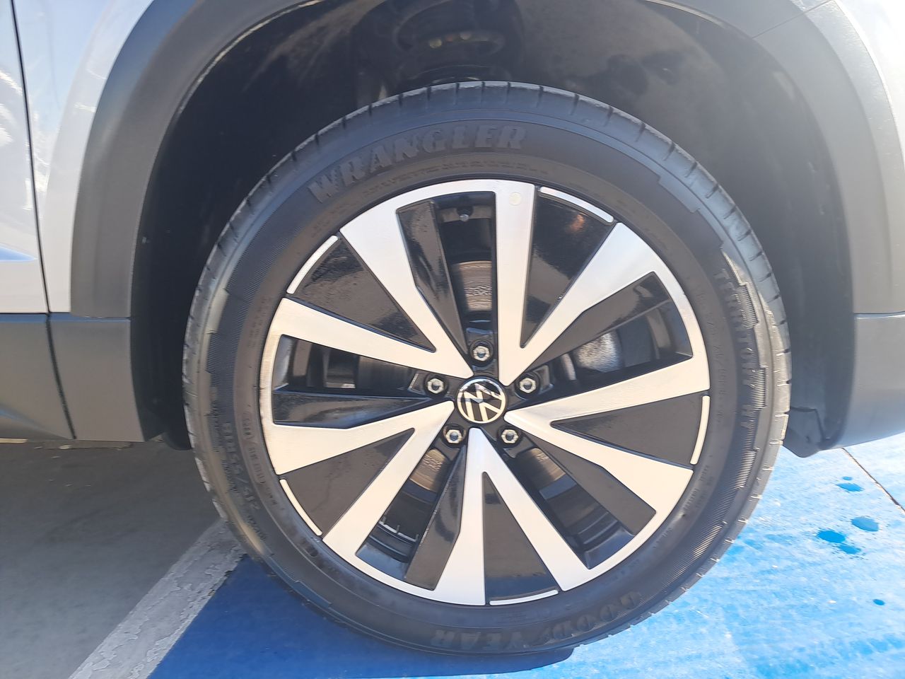 VOLKSWAGEN - 9