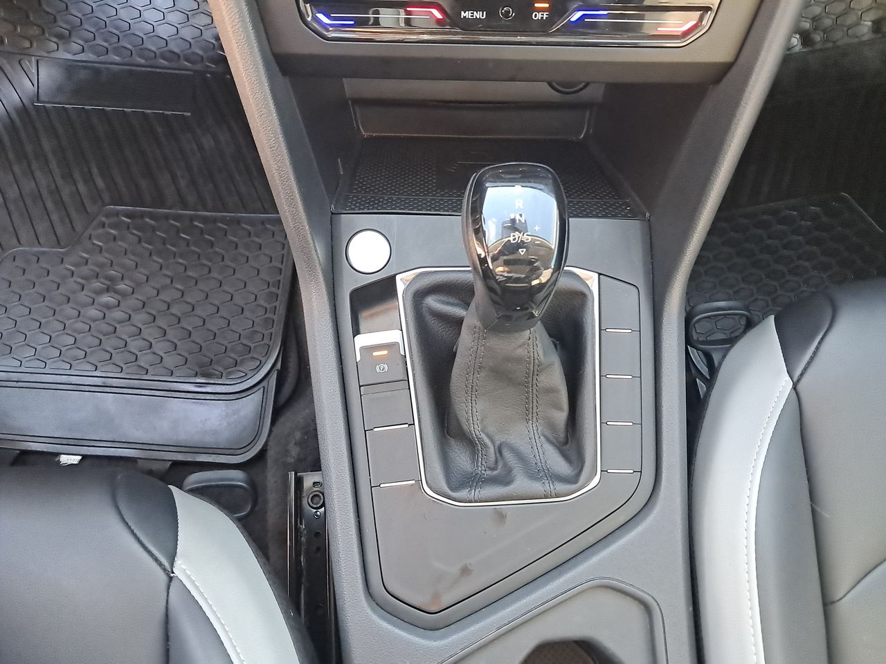 VOLKSWAGEN - 22