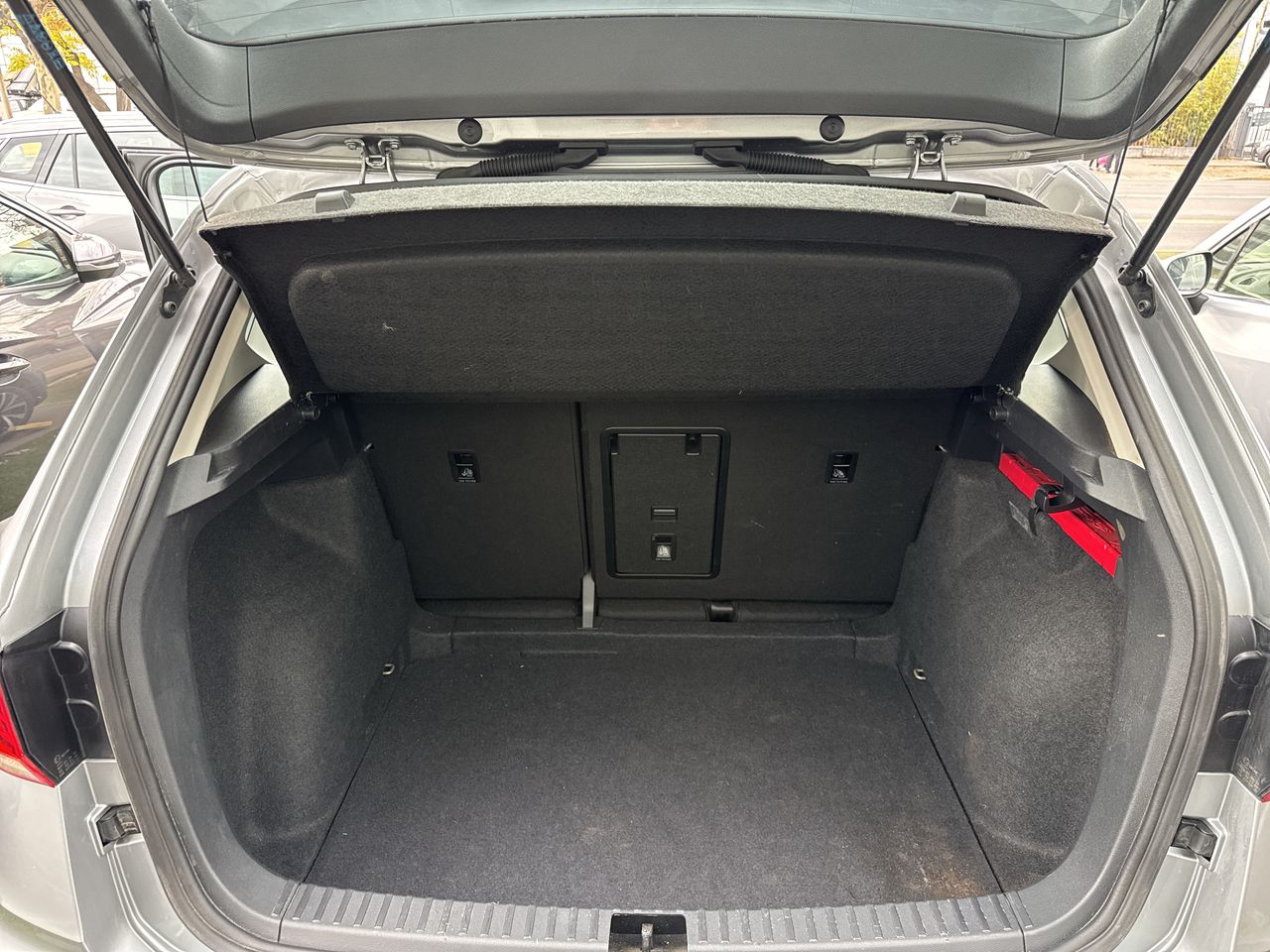 VOLKSWAGEN - 5