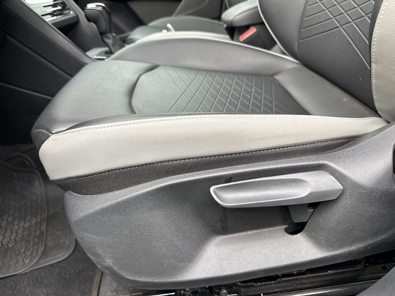 Volkswagen Taos — foto 8 de 20