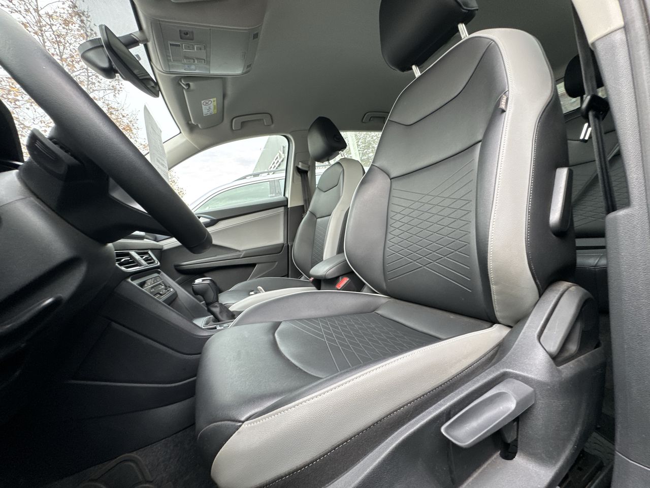Volkswagen Taos — foto 9 de 20