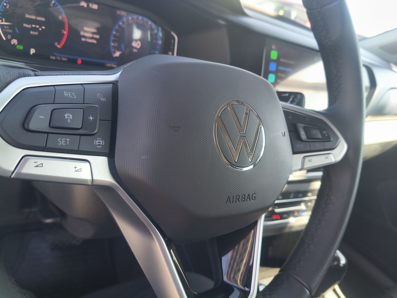 Volkswagen Taos — foto 15 de 21