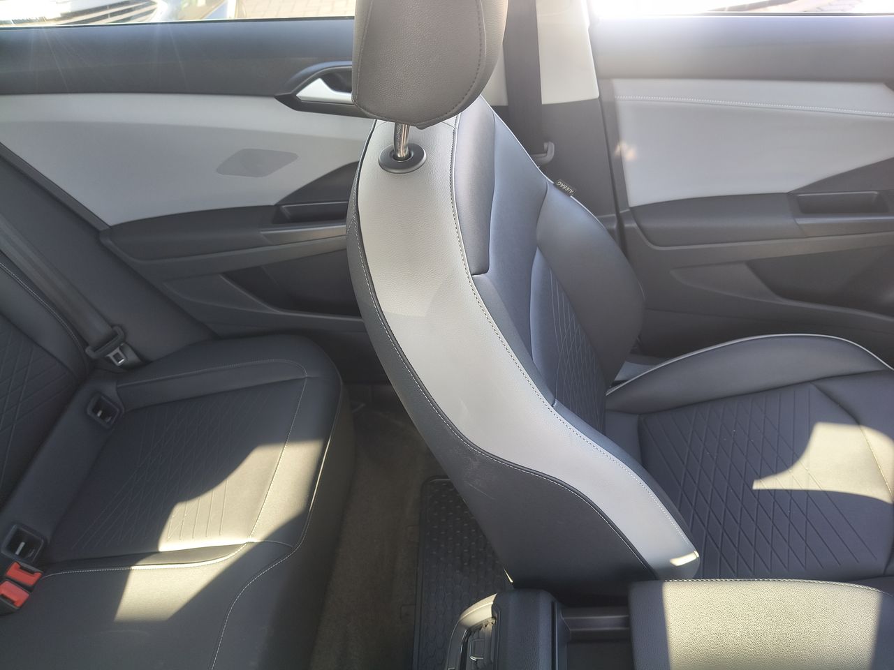 Volkswagen Taos — foto 8 de 21