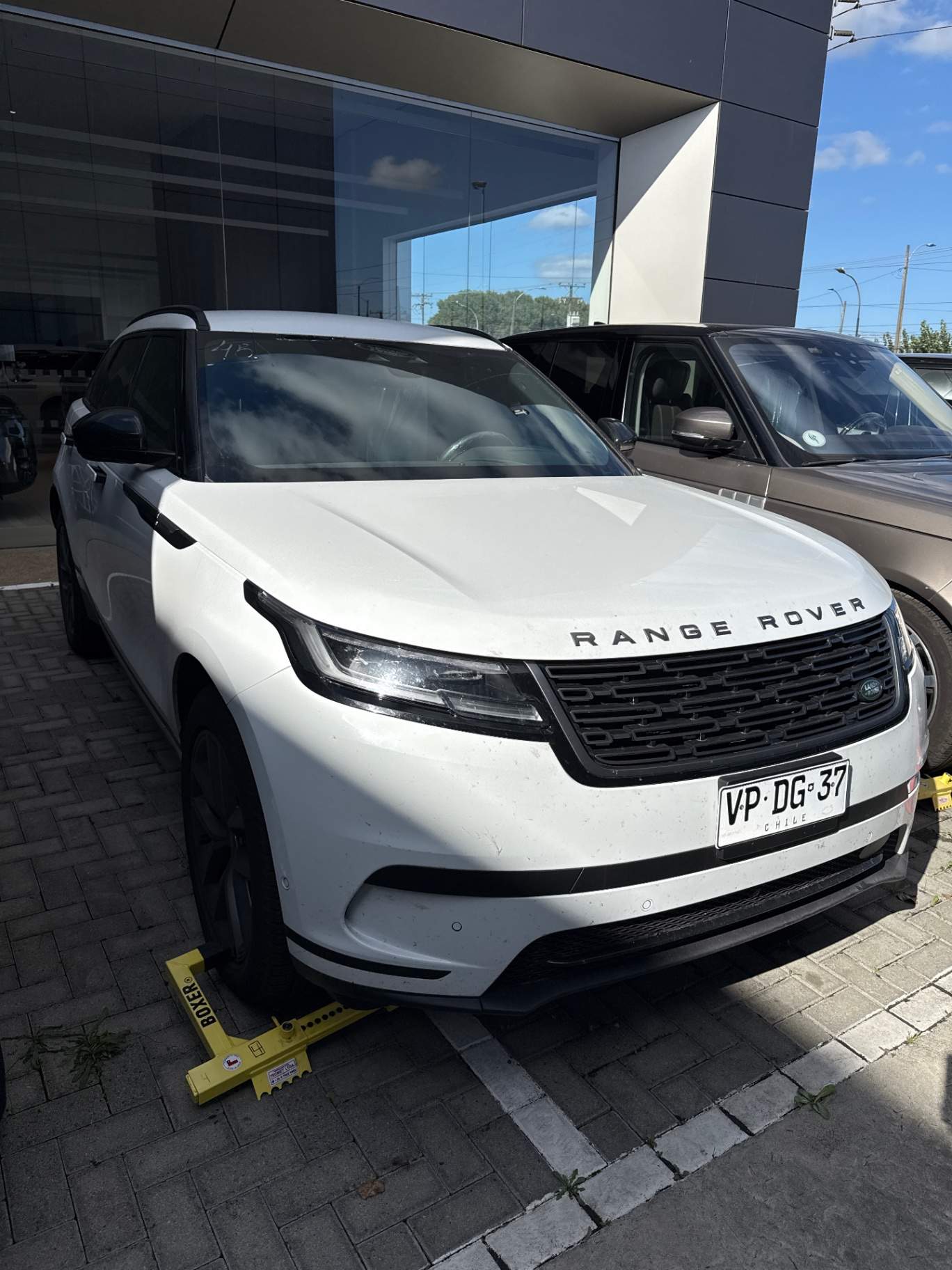 LAND ROVER - 1