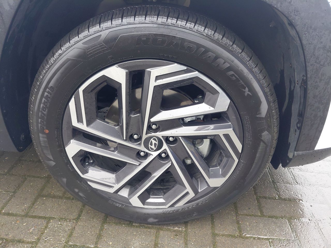 HYUNDAI - 7