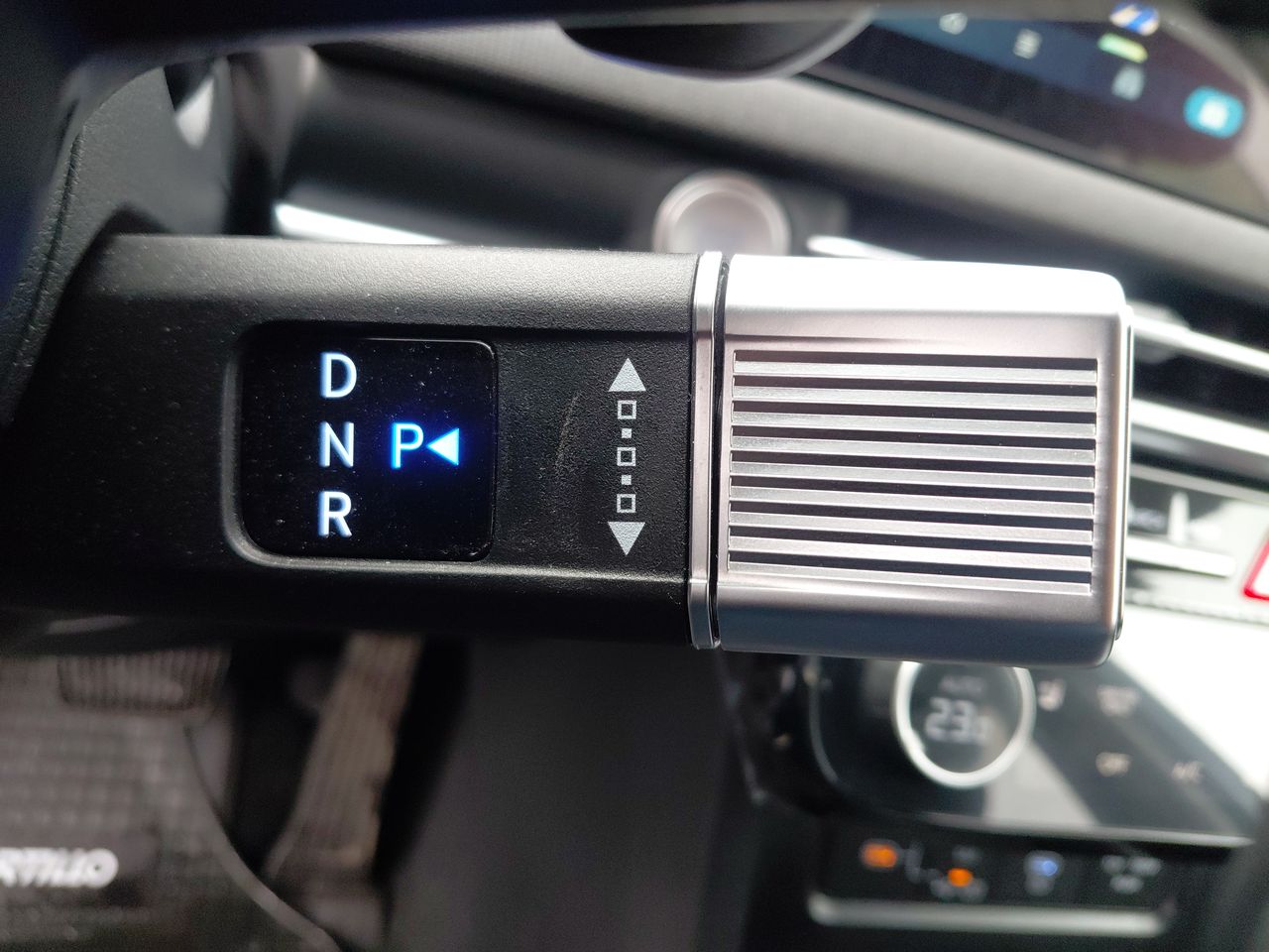 HYUNDAI - 20