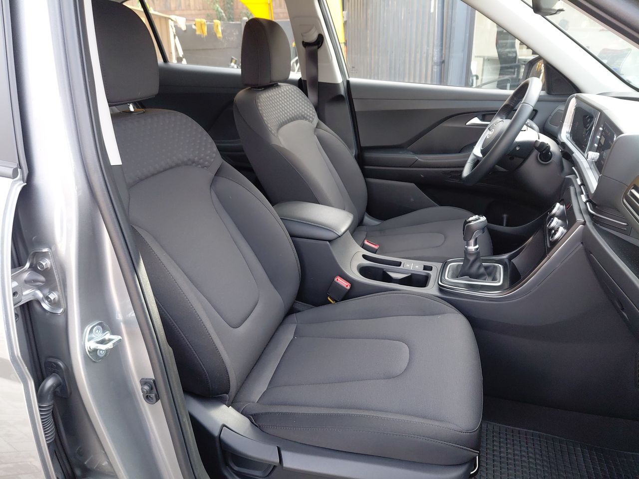 HYUNDAI - 23