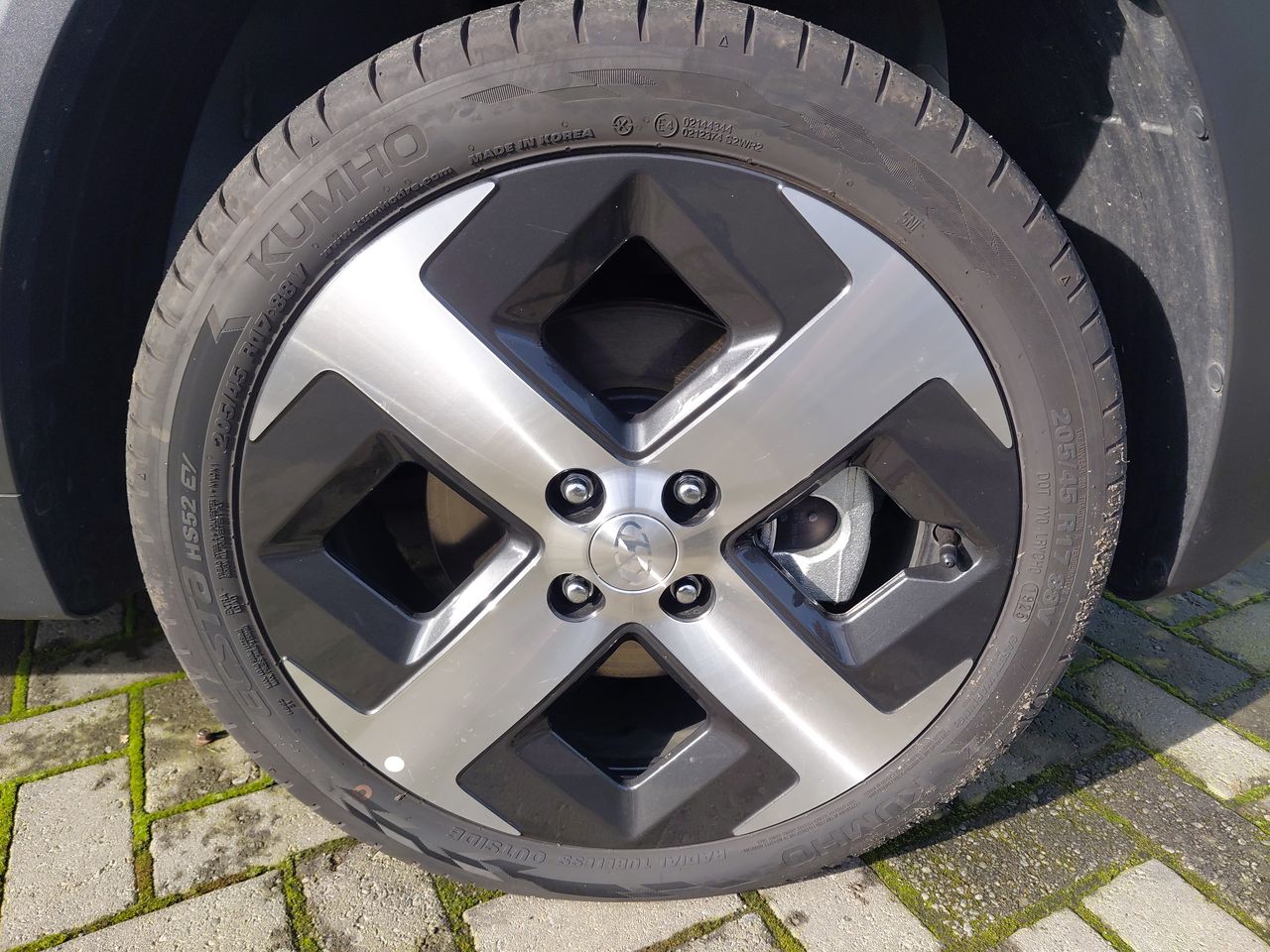 HYUNDAI - 7