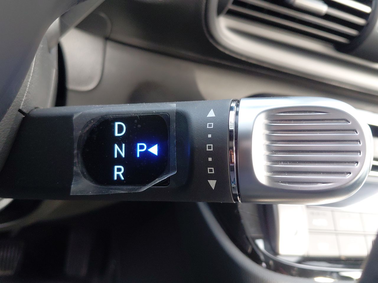 HYUNDAI - 20