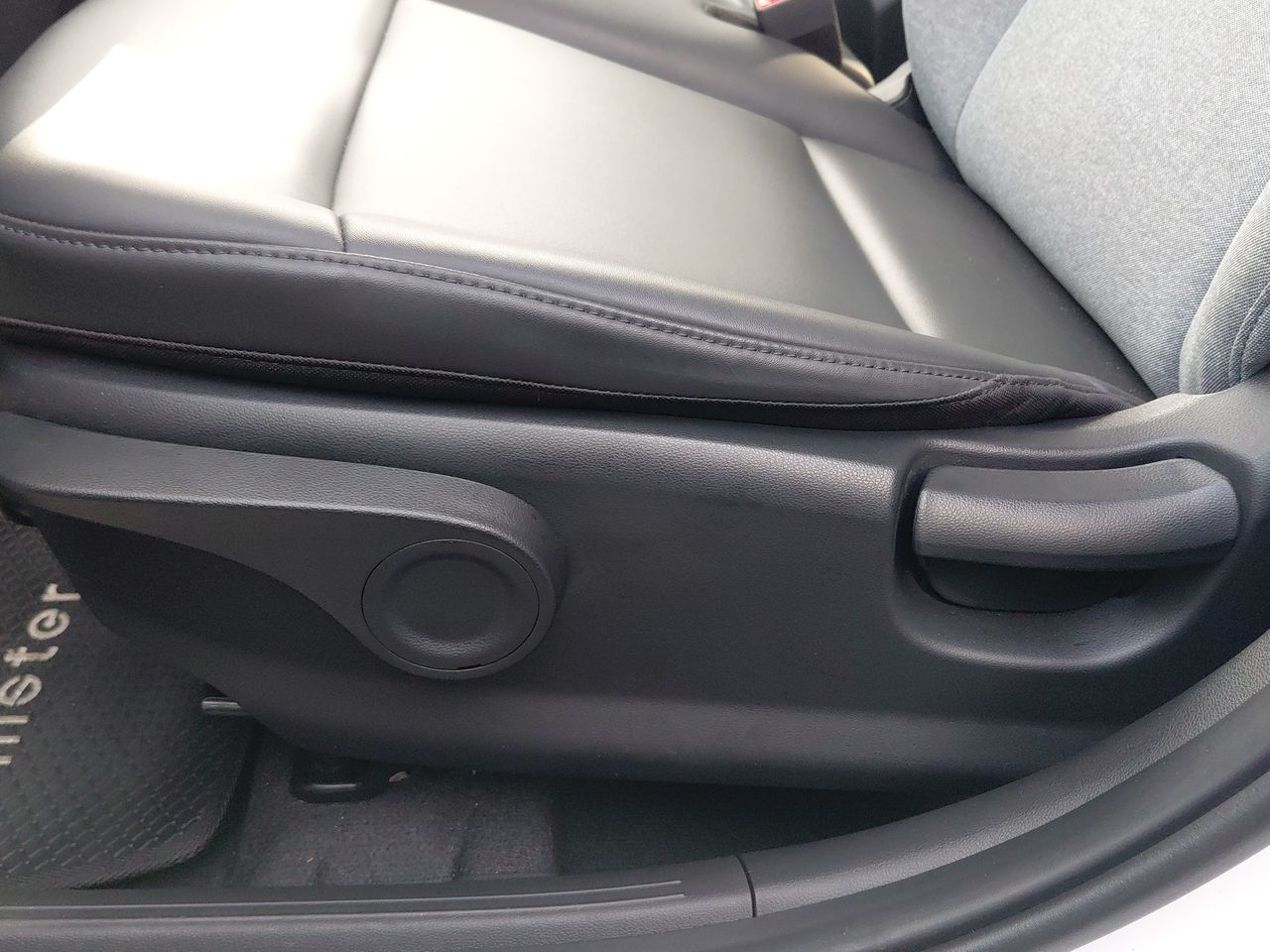 HYUNDAI - 12
