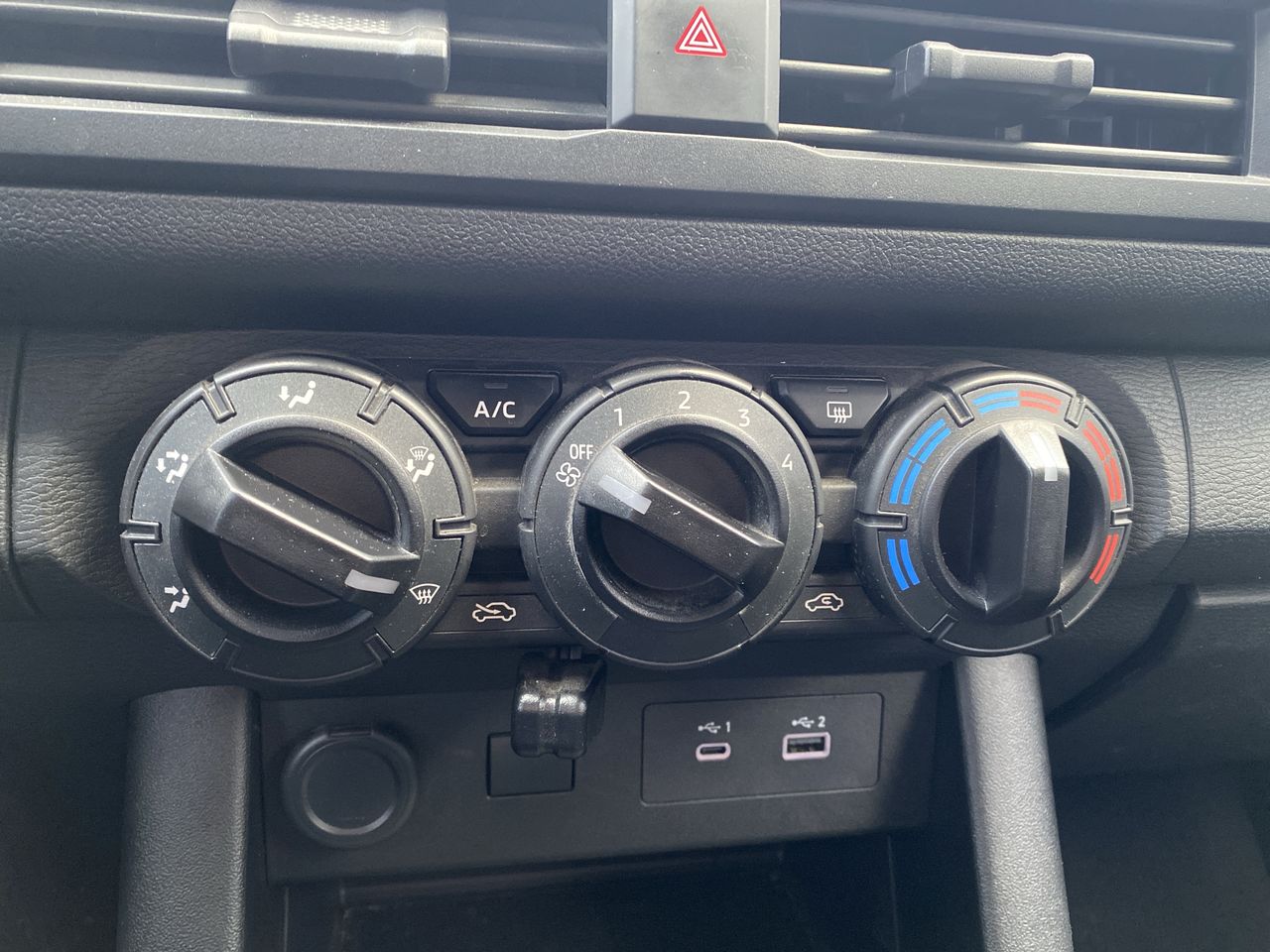 Mitsubishi L200 — foto 22 de 26