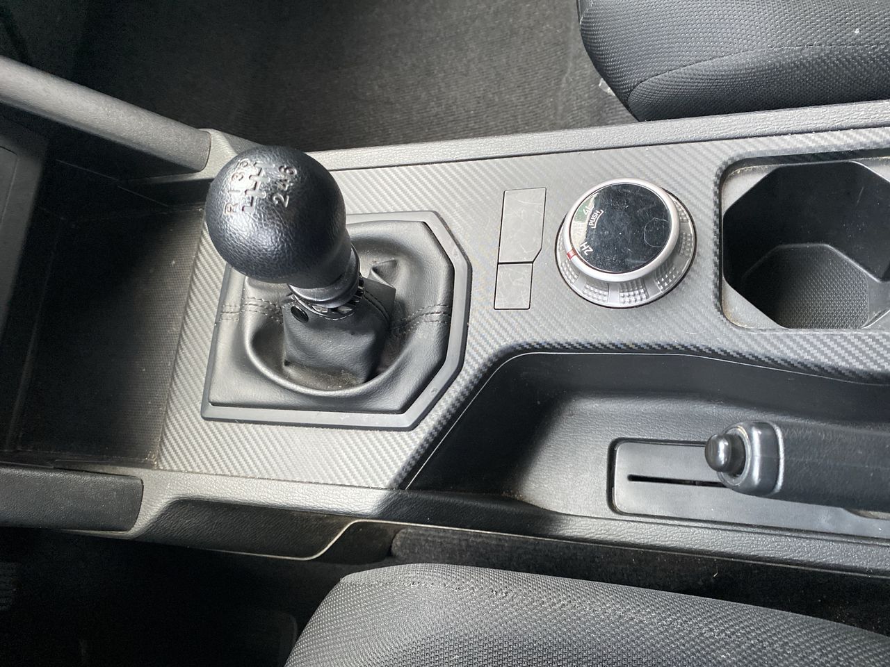 Mitsubishi L200 — foto 23 de 26