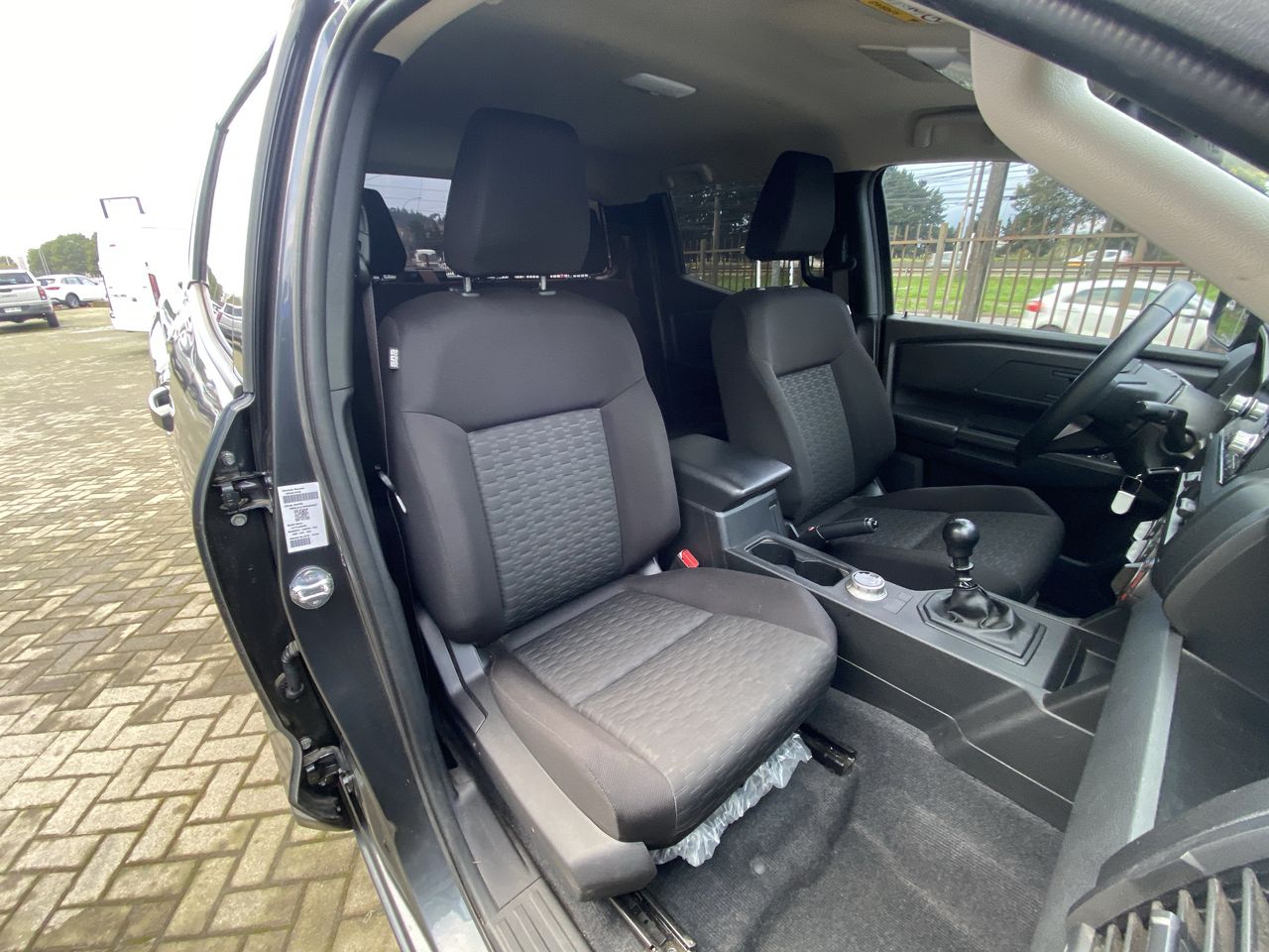 Mitsubishi L200 — foto 25 de 26