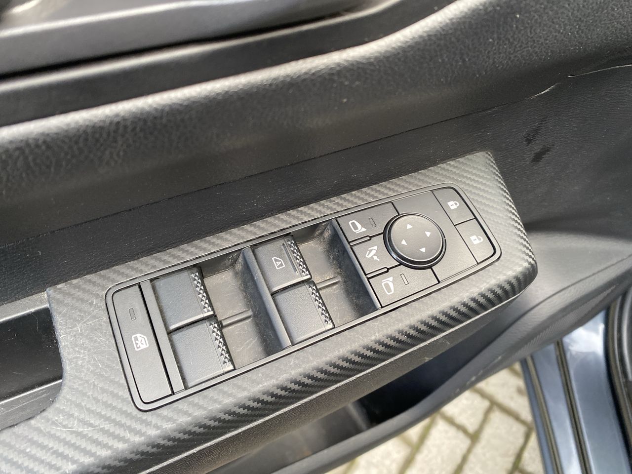 Mitsubishi L200 — foto 14 de 26
