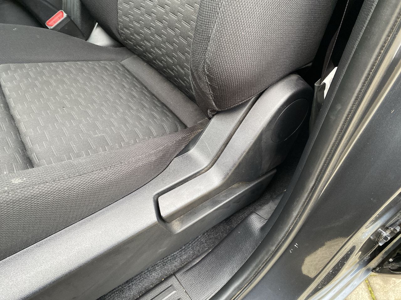 Mitsubishi L200 — foto 15 de 26