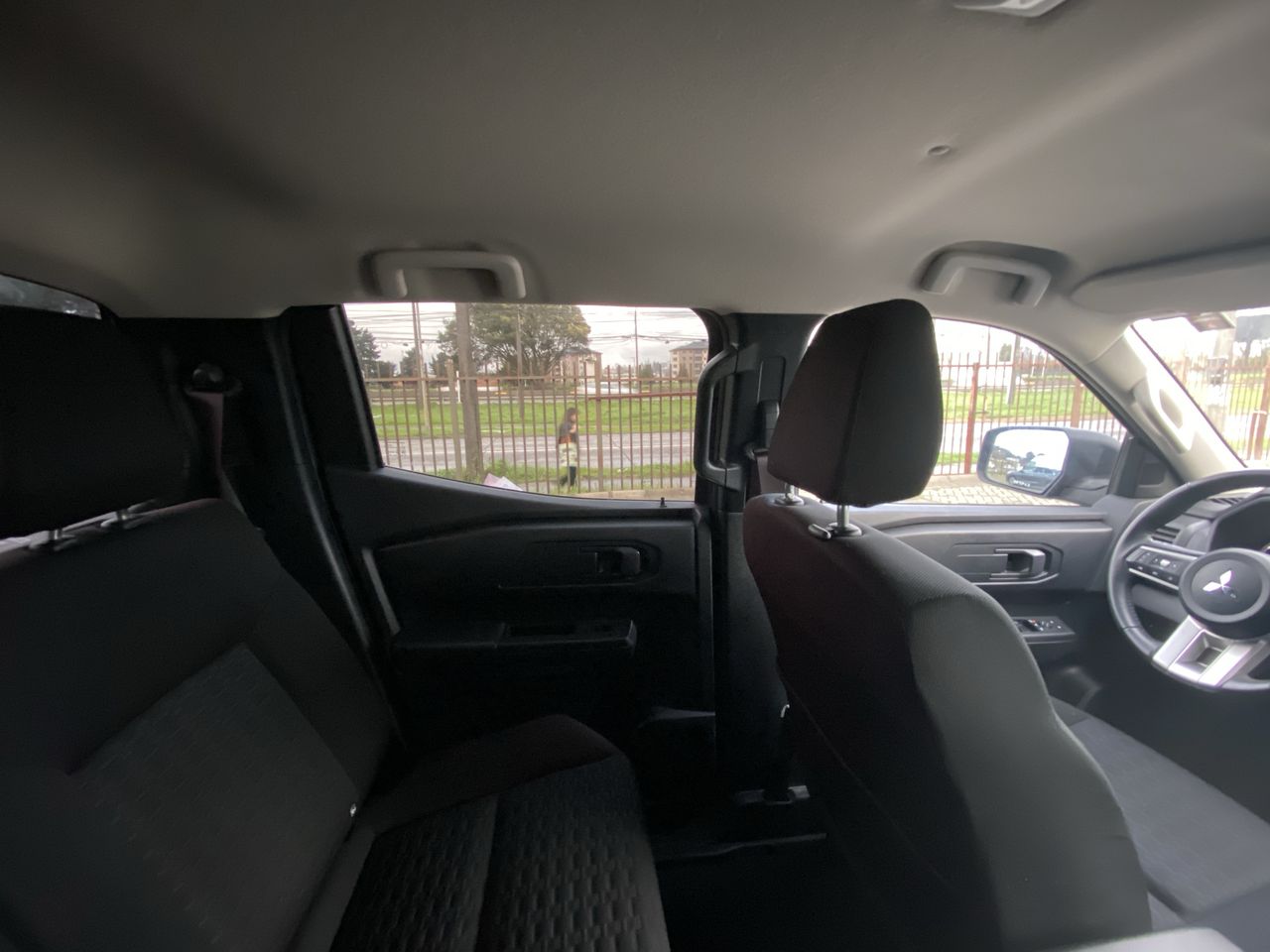 Mitsubishi L200 — foto 8 de 26