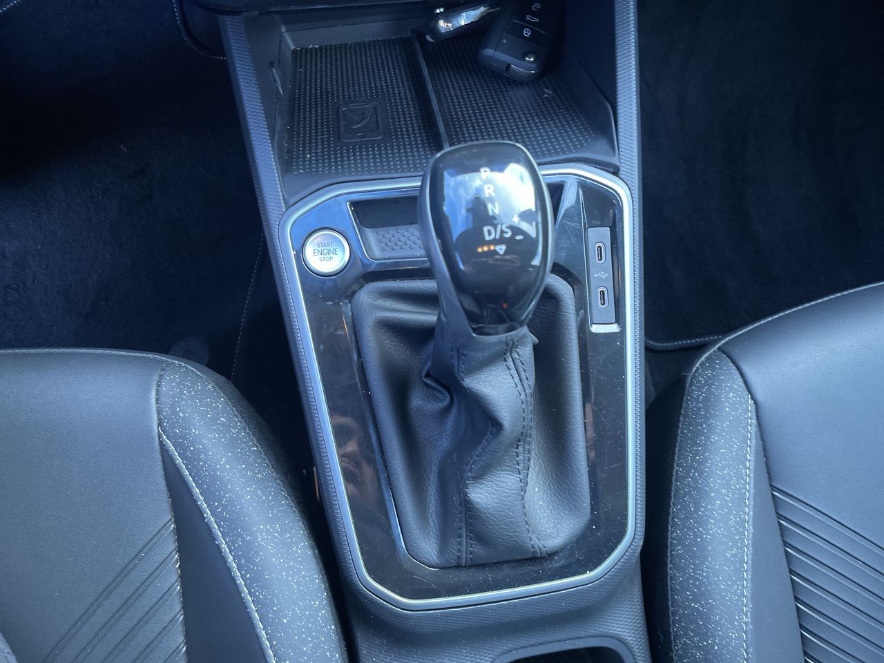 VOLKSWAGEN - 22
