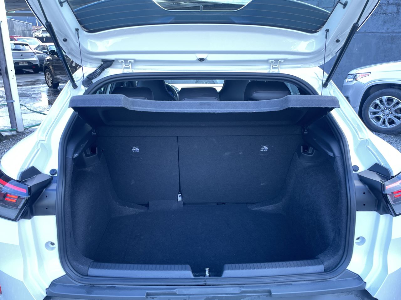 VOLKSWAGEN - 13