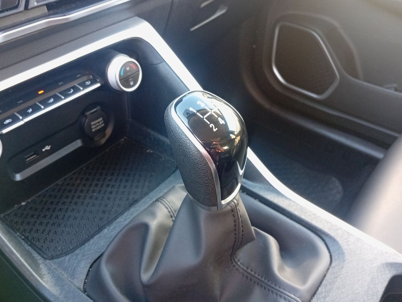 GEELY - 29
