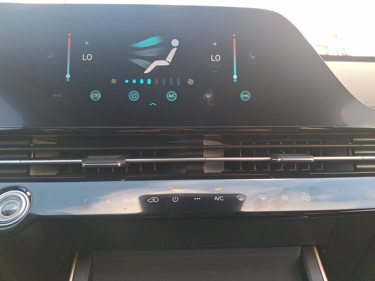 Omoda C5 — foto 22 de 28
