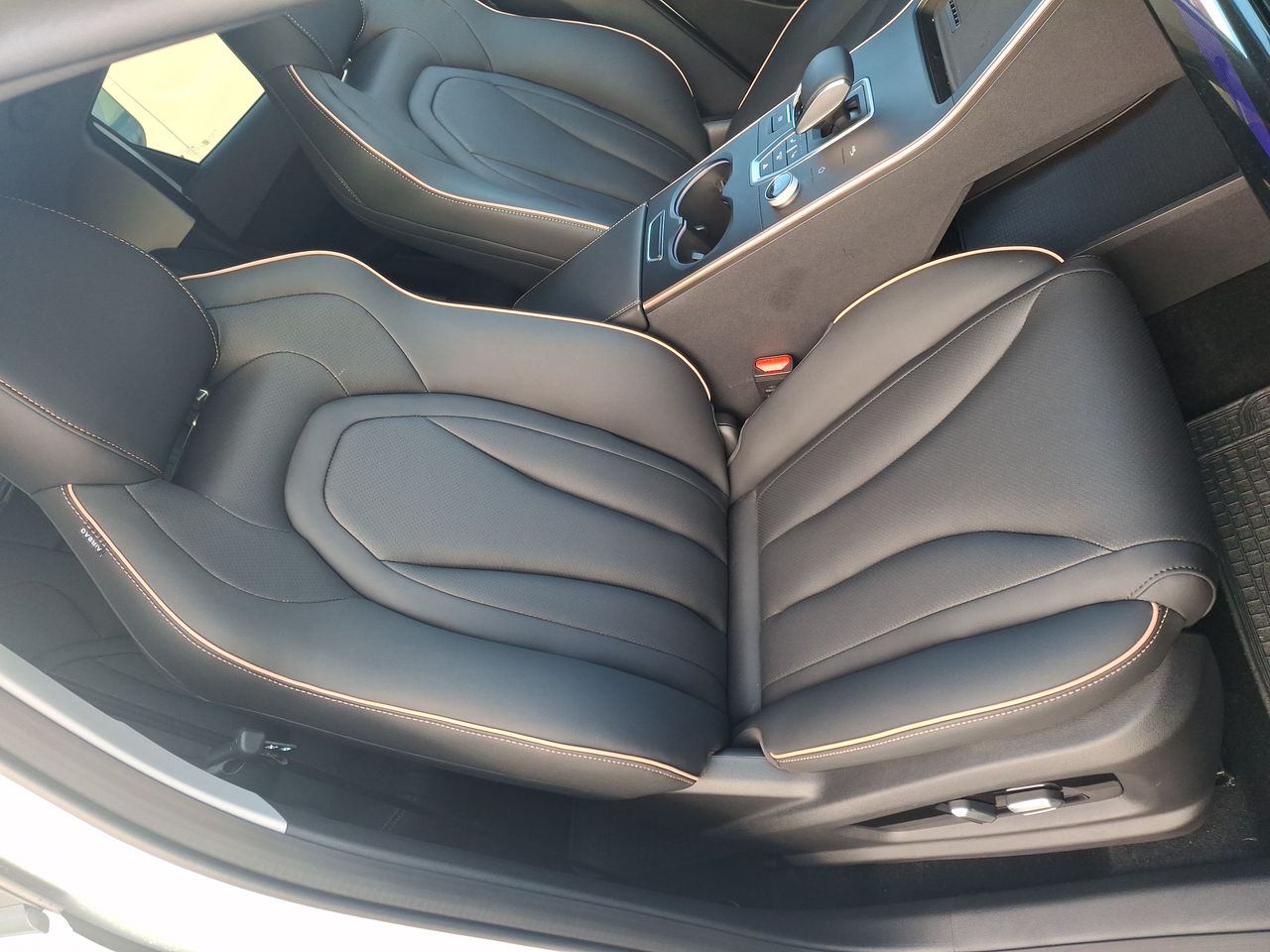 Omoda C5 — foto 26 de 28