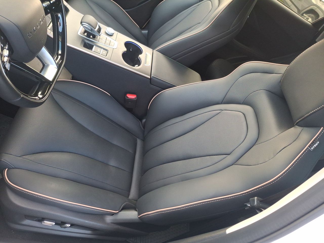 Omoda C5 — foto 16 de 28