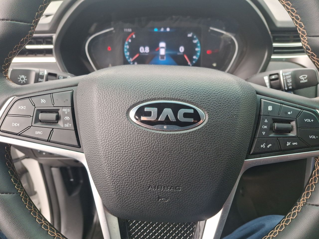 JAC T8 — foto 19 de 28