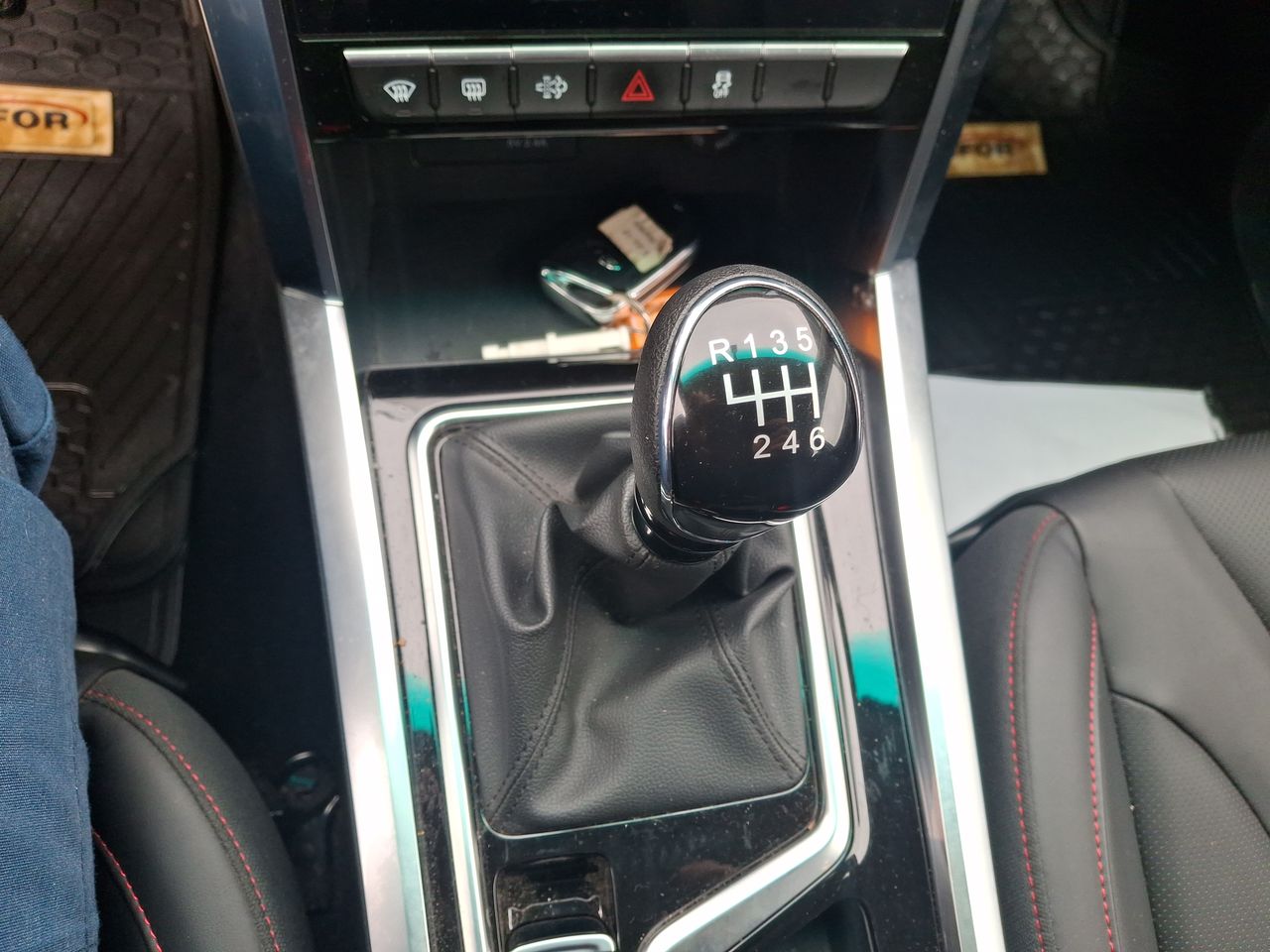 JAC T8 — foto 24 de 28