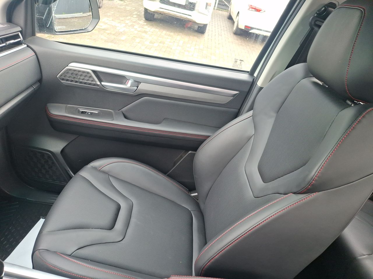JAC T8 — foto 26 de 28