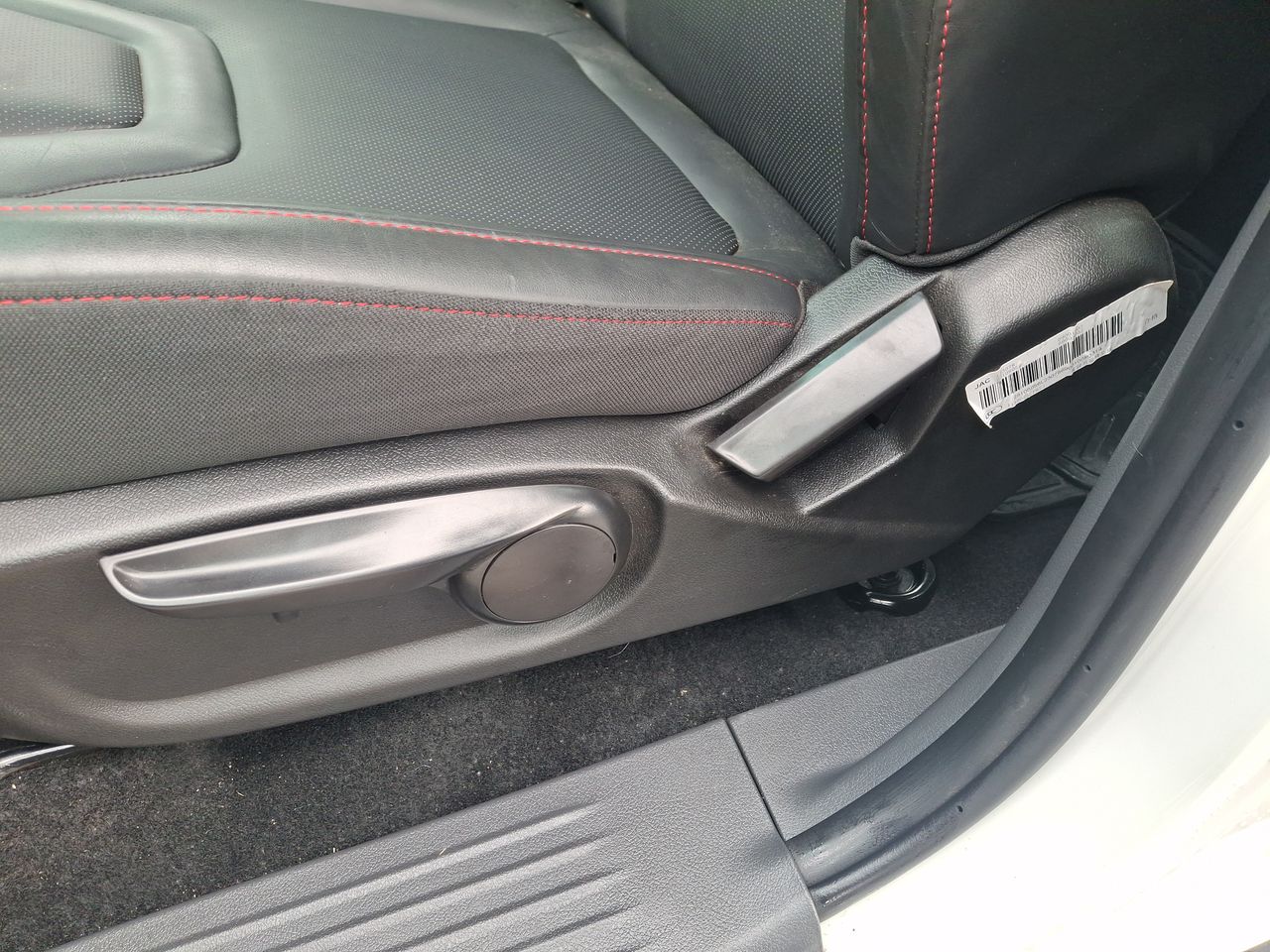 JAC T8 — foto 16 de 28
