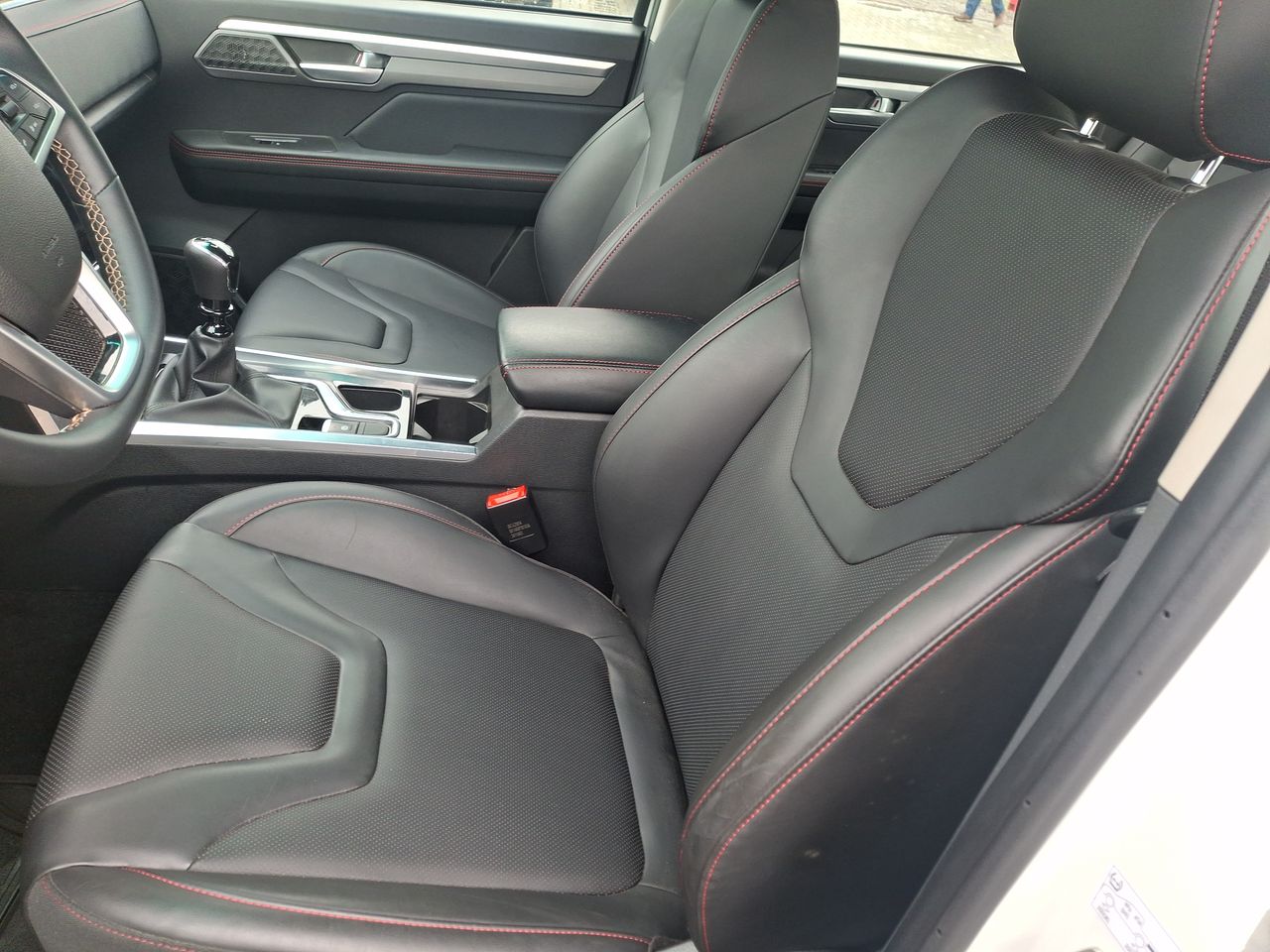 JAC T8 — foto 17 de 28